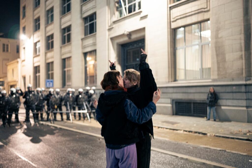 « Et ça fait clic »: l&rsquo;autre grammaire de l&rsquo;engagement militant